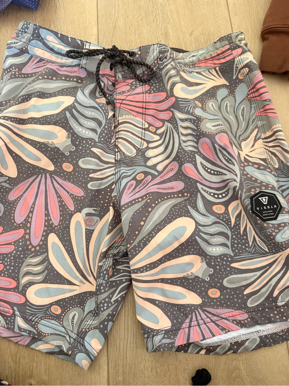 VISSLA Gray Floral-Print Men’s Hybrid Shorts with Pastel Accents